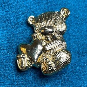 Franklin Mint 1979 Gold tone Teddy brooch pin
